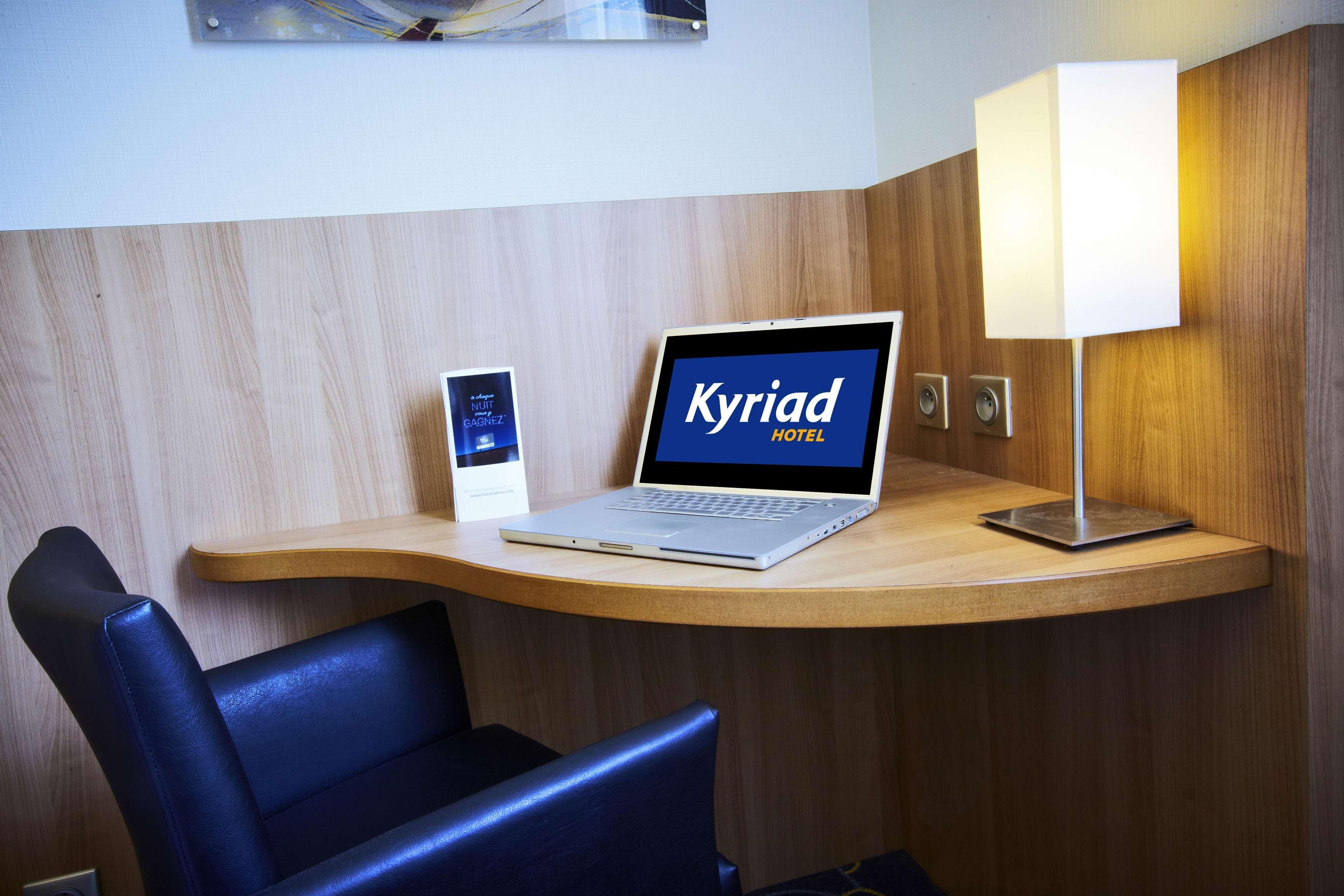 Kyriad Hotel Tours Centre Bagian luar foto